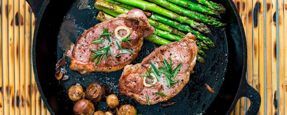 Как жарить мясо на сковороде